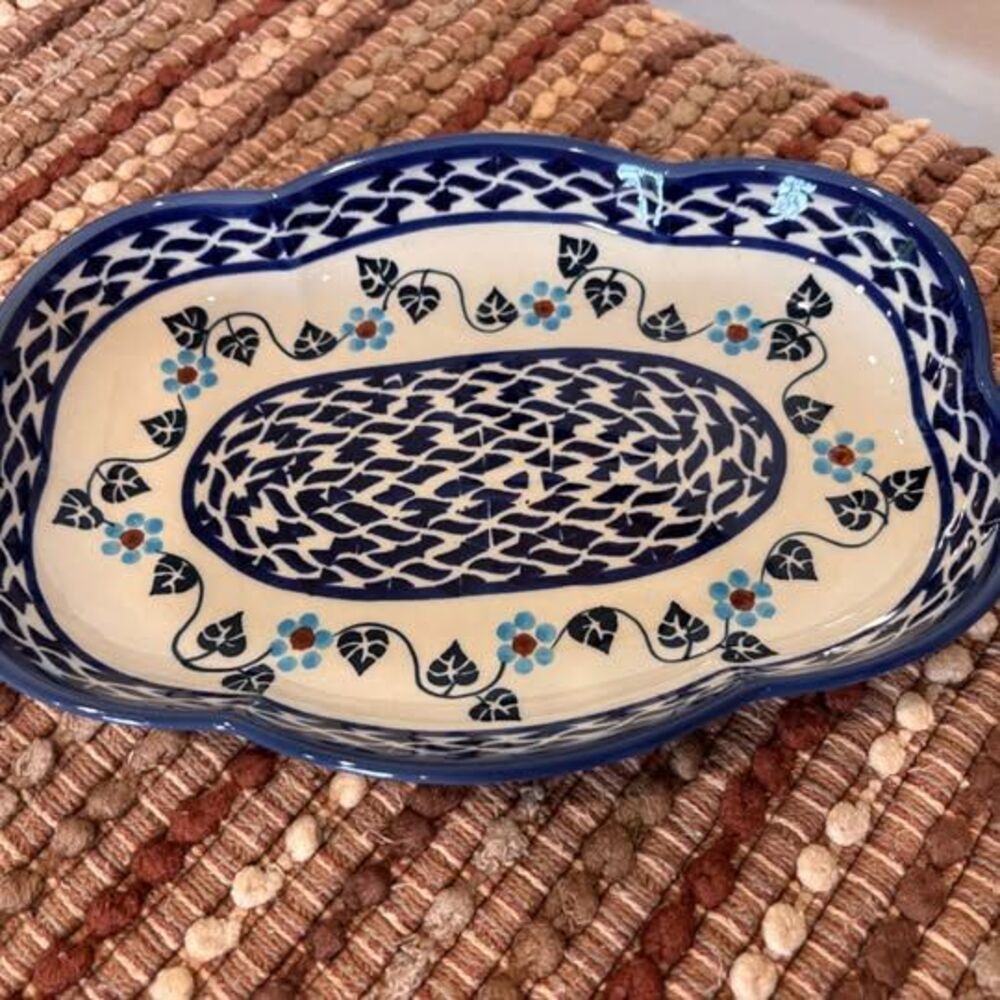 Manufaktura Bolesławiec Polish Pottery Scalloped Oval Serving Dish Floral 9.5”